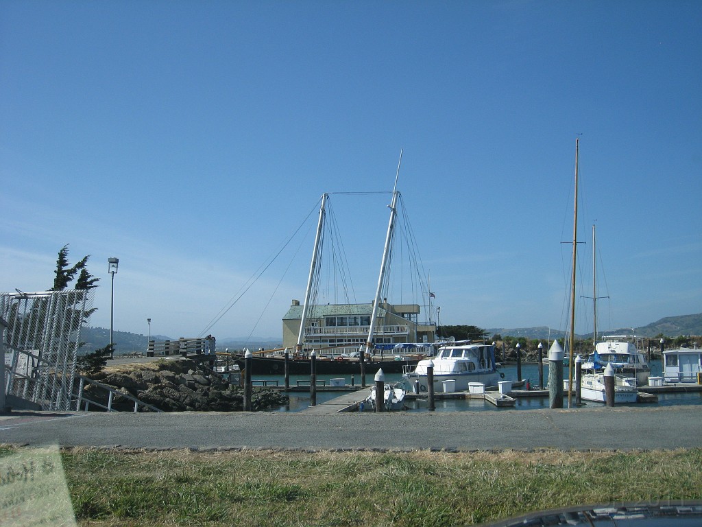 2011 Bay 2 Breakers Friday 0300.JPG - I was able to participate in the 100th annual running of the Bay to Breakers 12K race in San Francisco California. A weekend for sightseeing and racing.